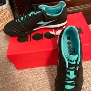 BNIB Diadora shoes. Casual walking shoes or athletic indoor court shoes.